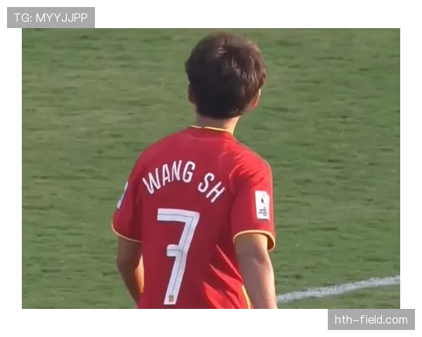 反弹手球判罚到底算不算犯规?规则背后的细节解析